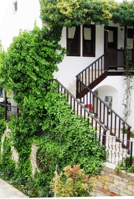 Kusadasi Villa Konak garden